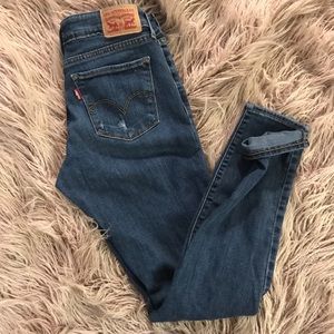 Levi’s distressed jeans
